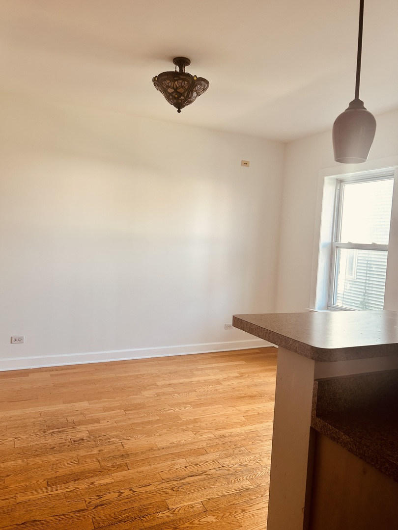 3222 W BERTEAU Avenue Unit: 1