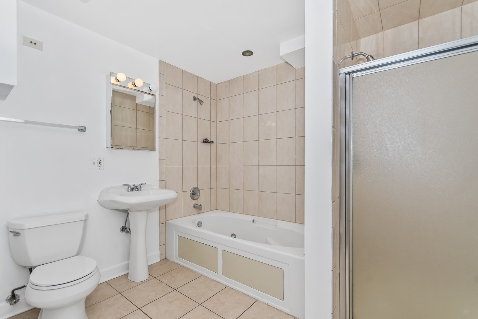 3222 W BERTEAU Avenue Unit: 1