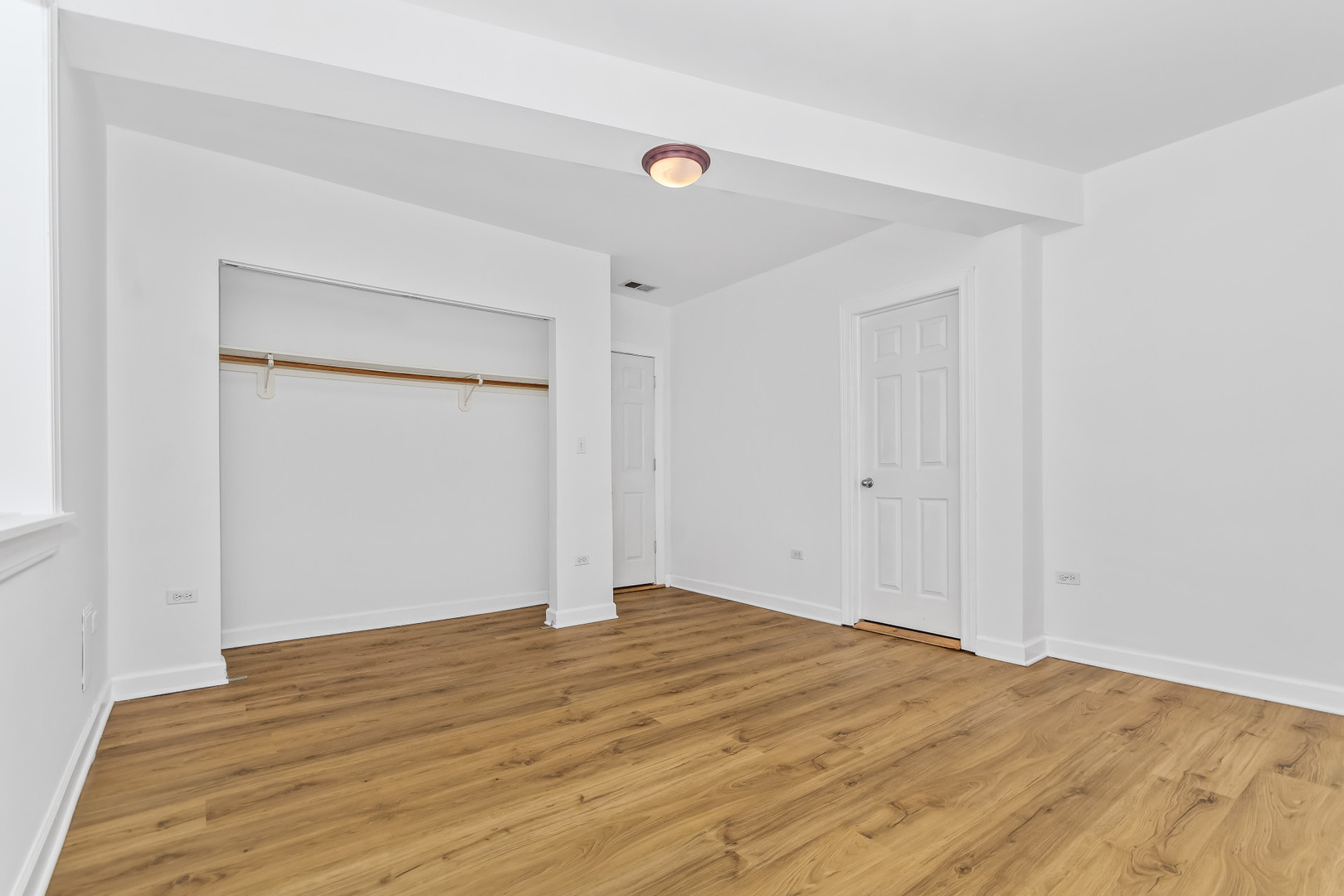 3222 W BERTEAU Avenue Unit: 1