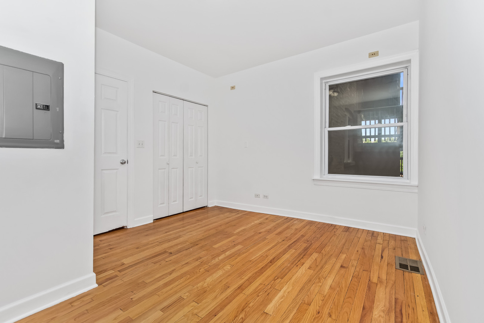 3222 W BERTEAU Avenue Unit: 1