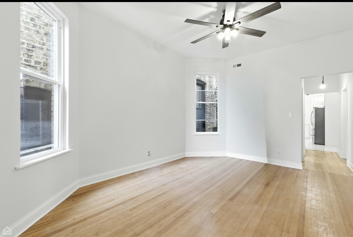 909 W Addison Street Unit: 2