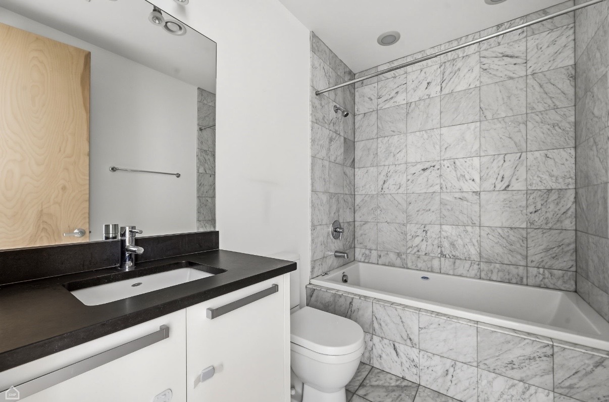 2105 W Concord Place Unit: 4