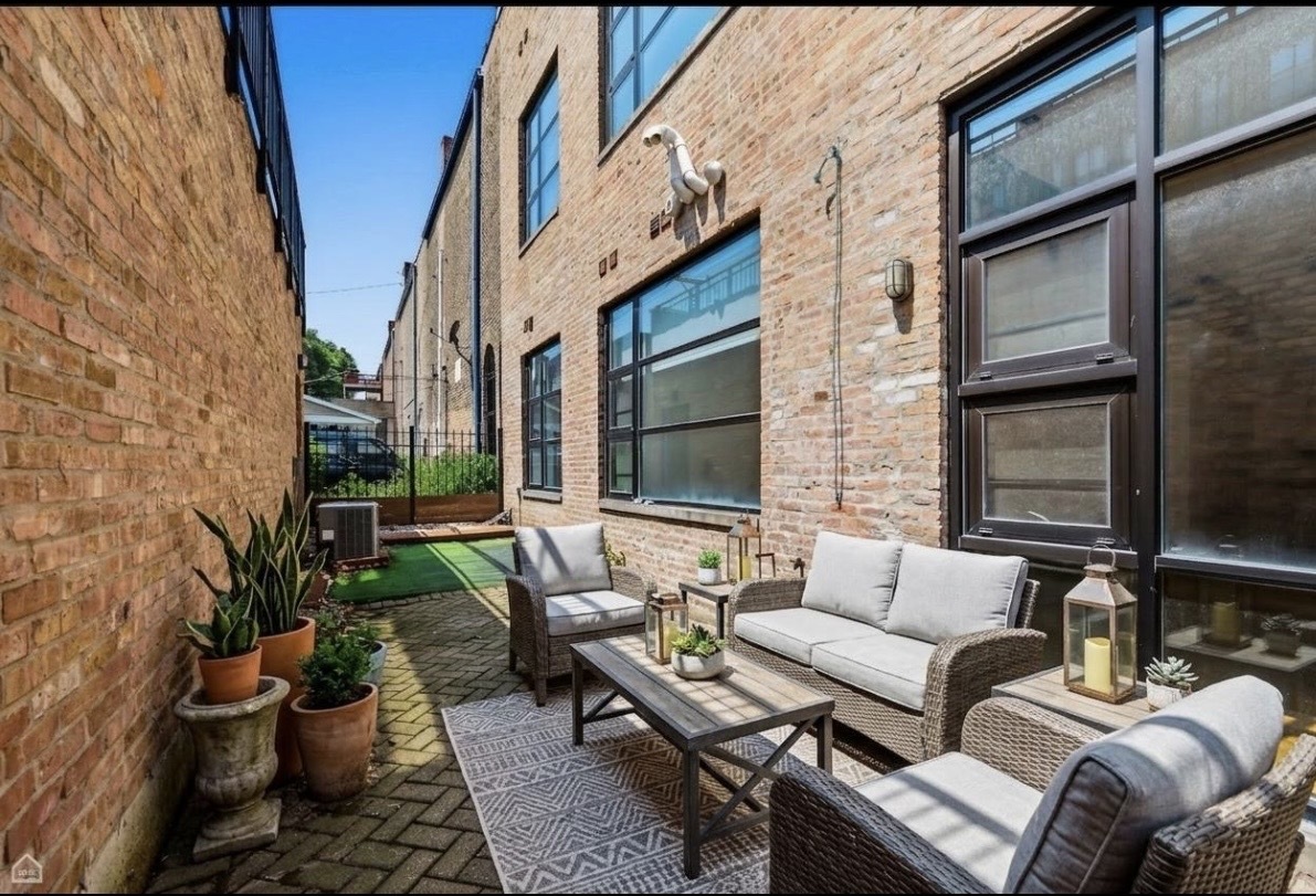 2105 W Concord Place Unit: 4