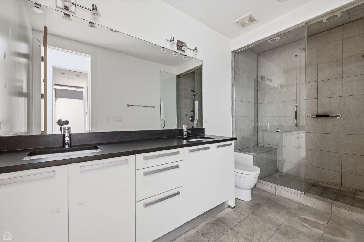 2105 W Concord Place Unit: 4