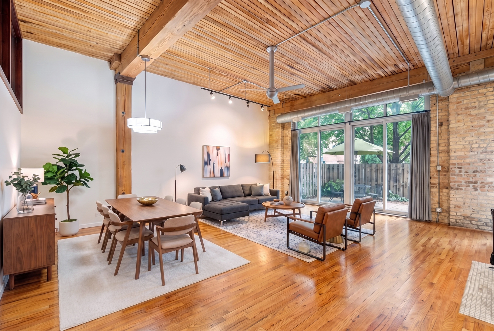 2333 W Saint Paul Avenue Unit: 129