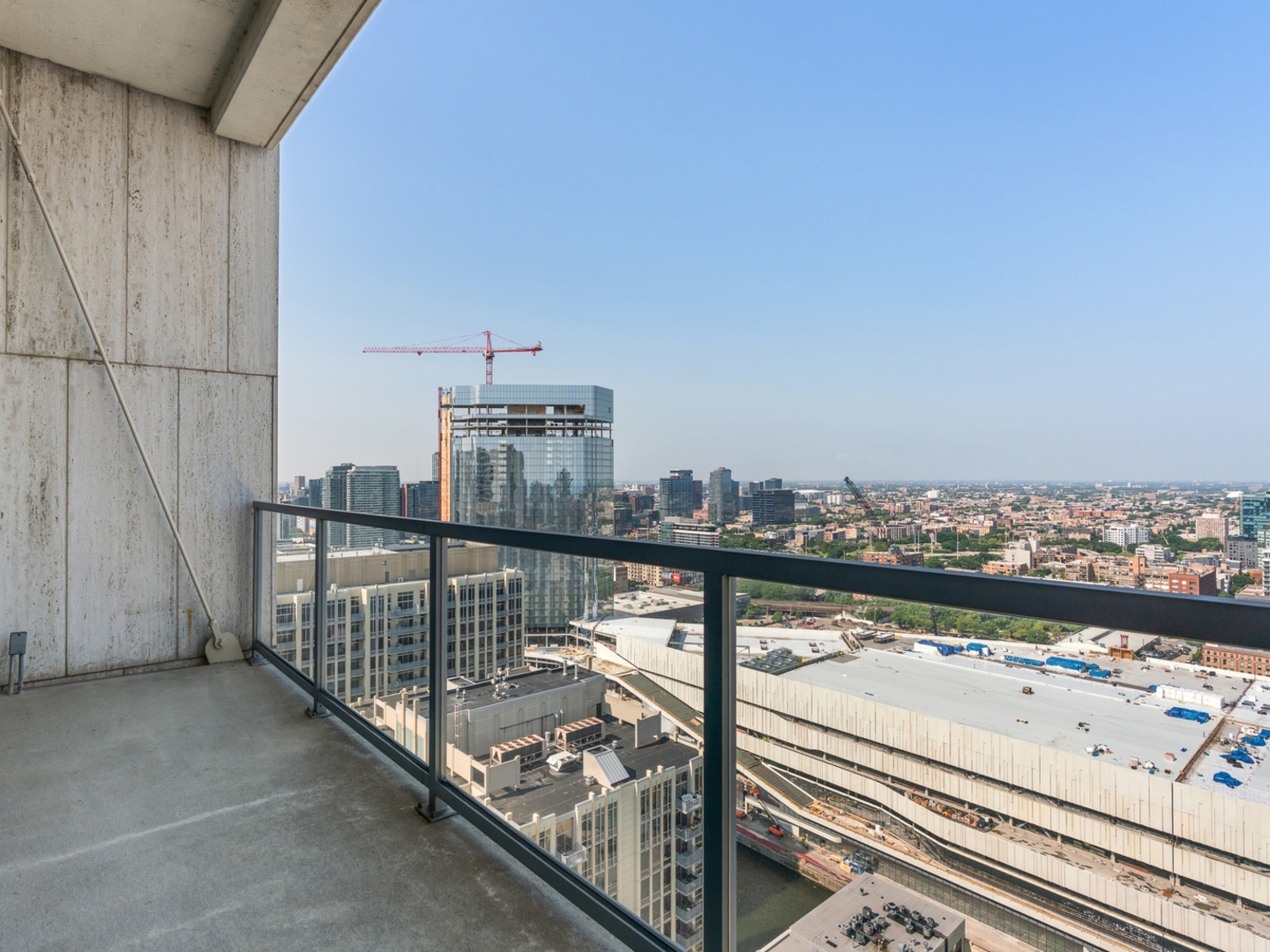 500 W Superior Street Unit: 2401