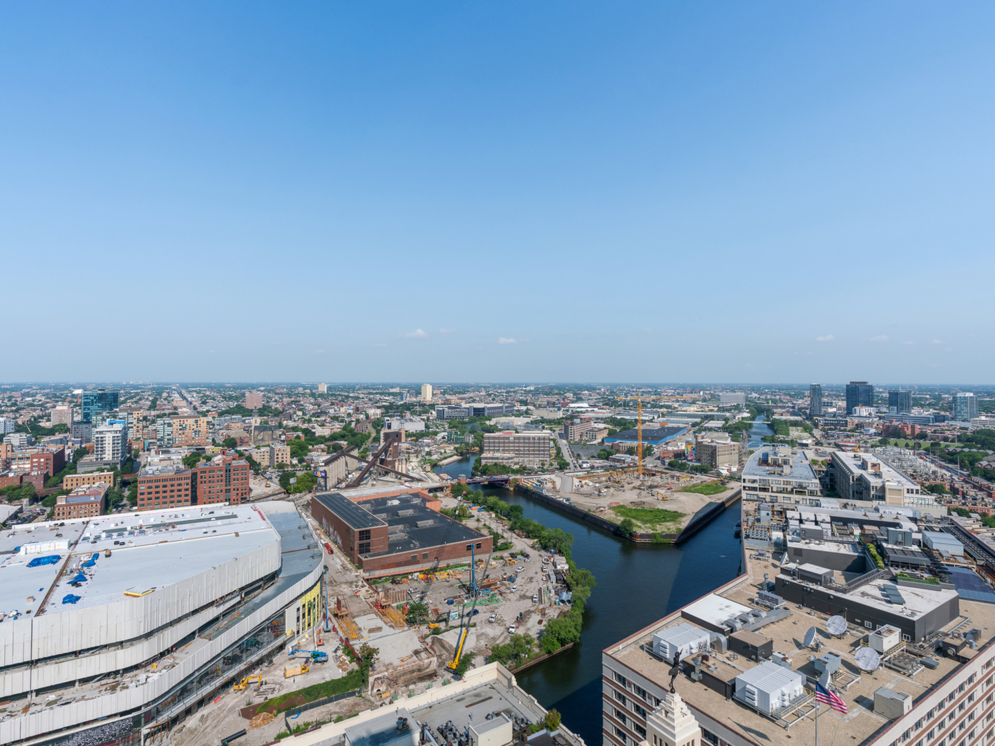 500 W Superior Street Unit: 2401