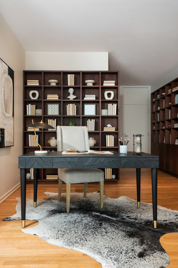500 W Superior Street Unit: 2401