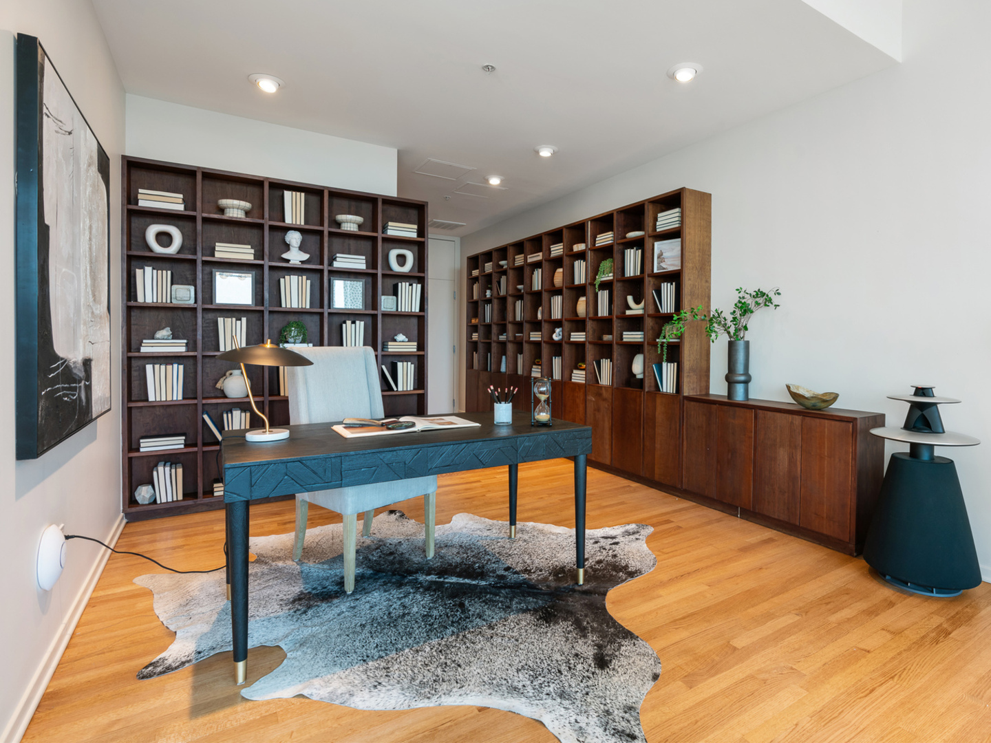 500 W Superior Street Unit: 2401