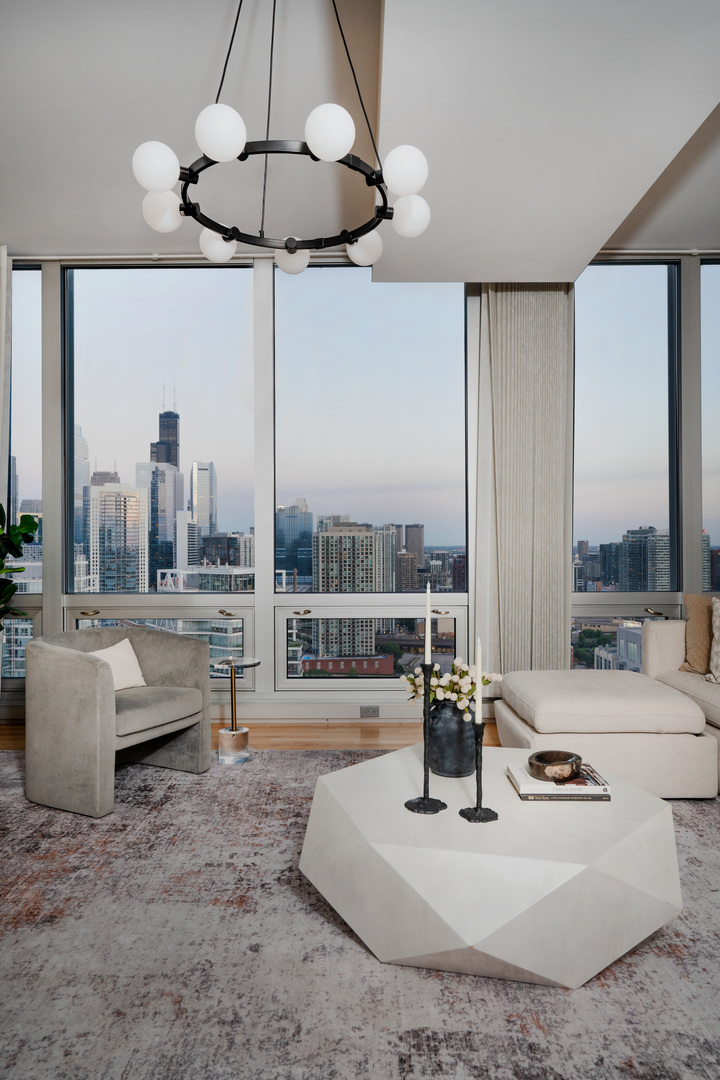500 W Superior Street Unit: 2401