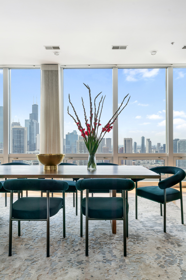 500 W Superior Street Unit: 2401
