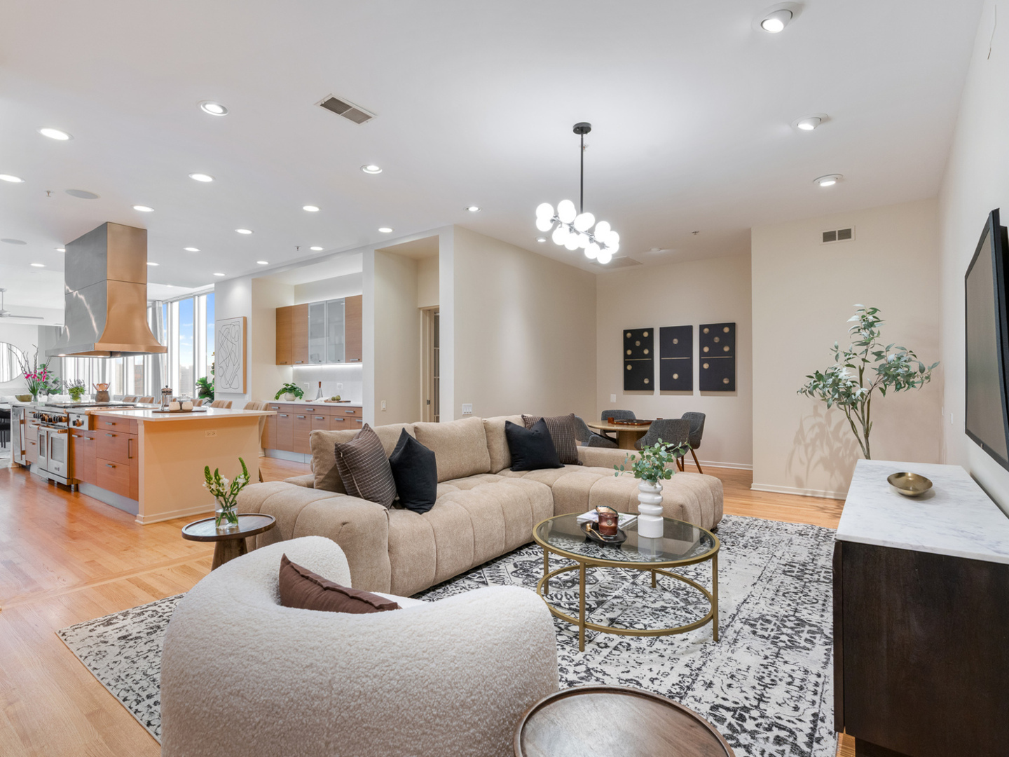 500 W Superior Street Unit: 2401