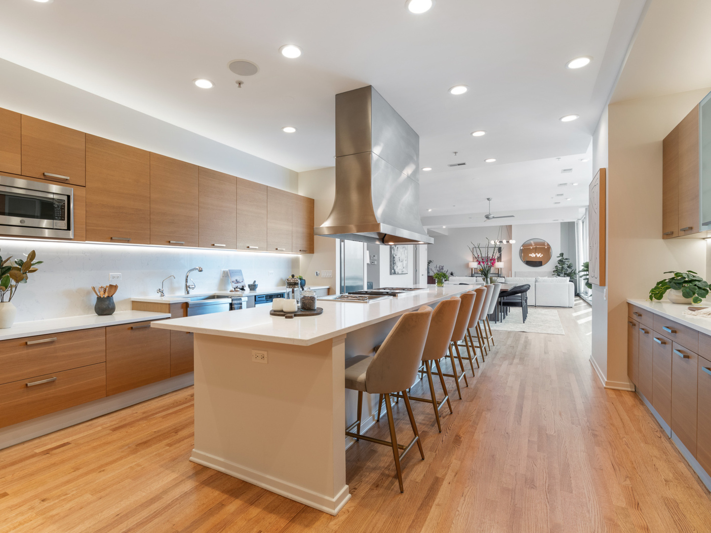 500 W Superior Street Unit: 2401