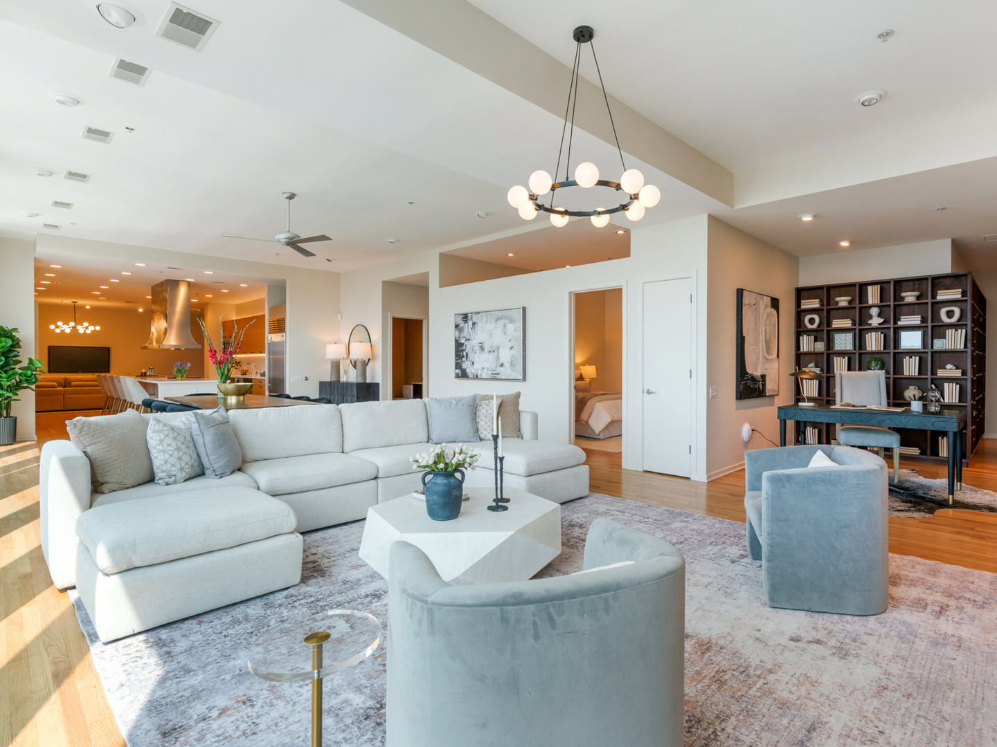 500 W Superior Street Unit: 2401