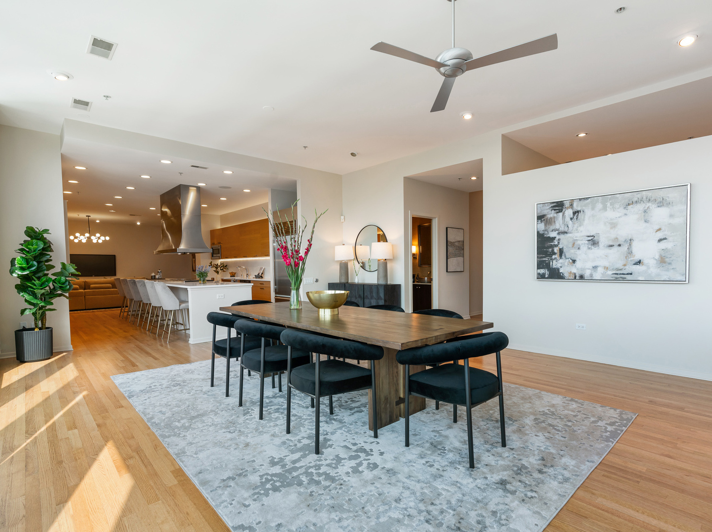 500 W Superior Street Unit: 2401