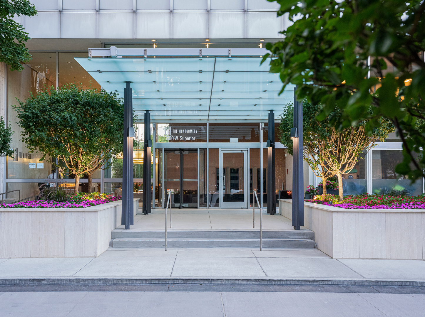 500 W Superior Street Unit: 2401