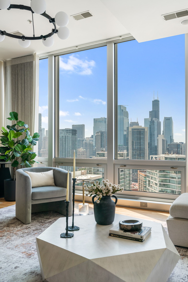 500 W Superior Street Unit: 2401