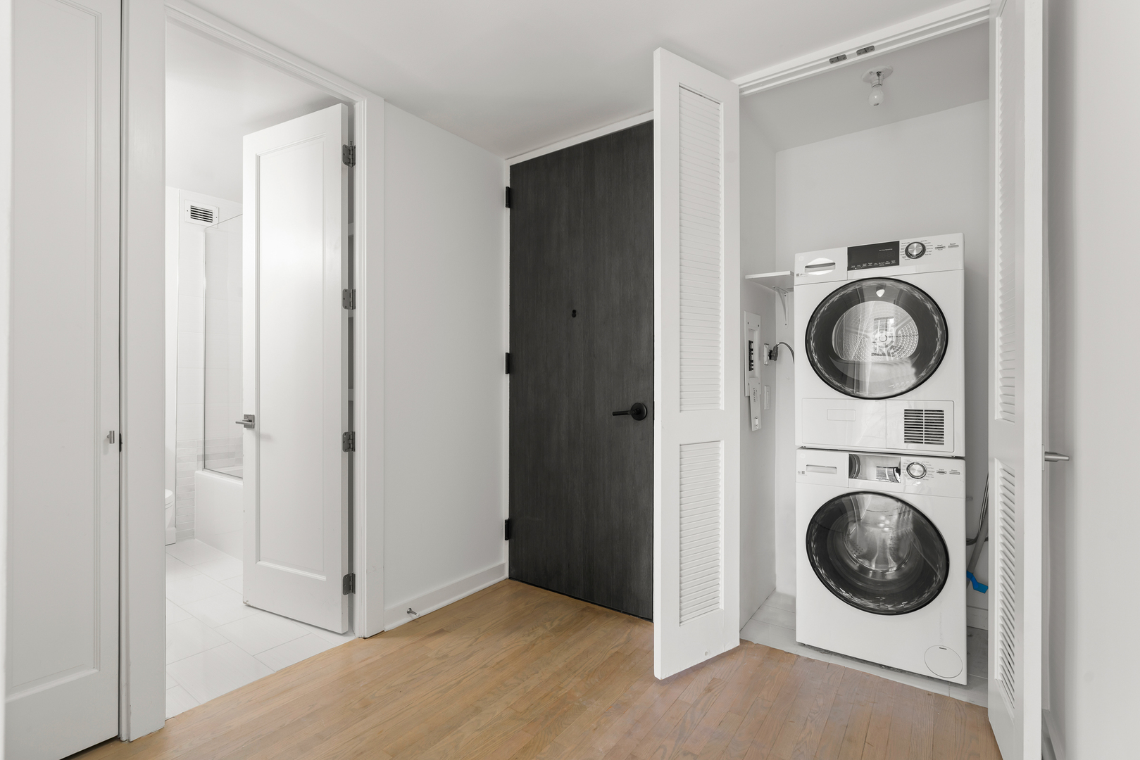 1030 N State Street Unit: 28H