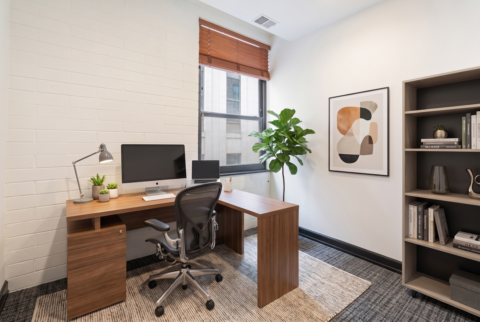 742 N LaSalle Street Unit: 5