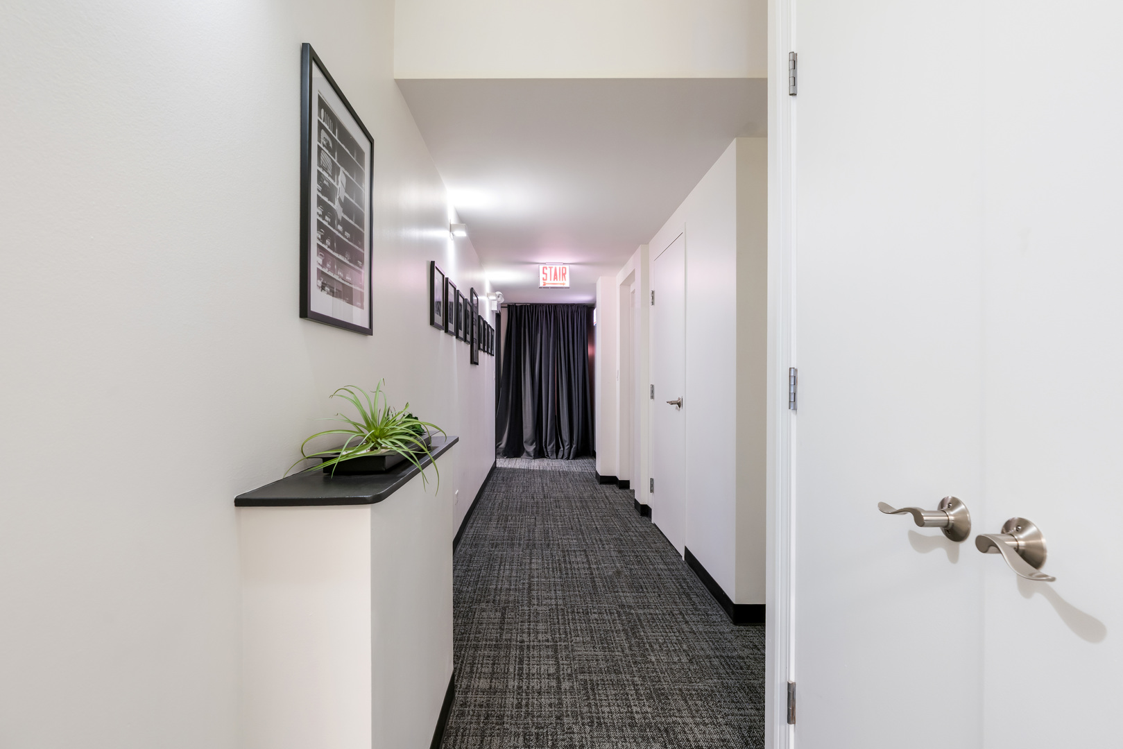 742 N LaSalle Street Unit: 5
