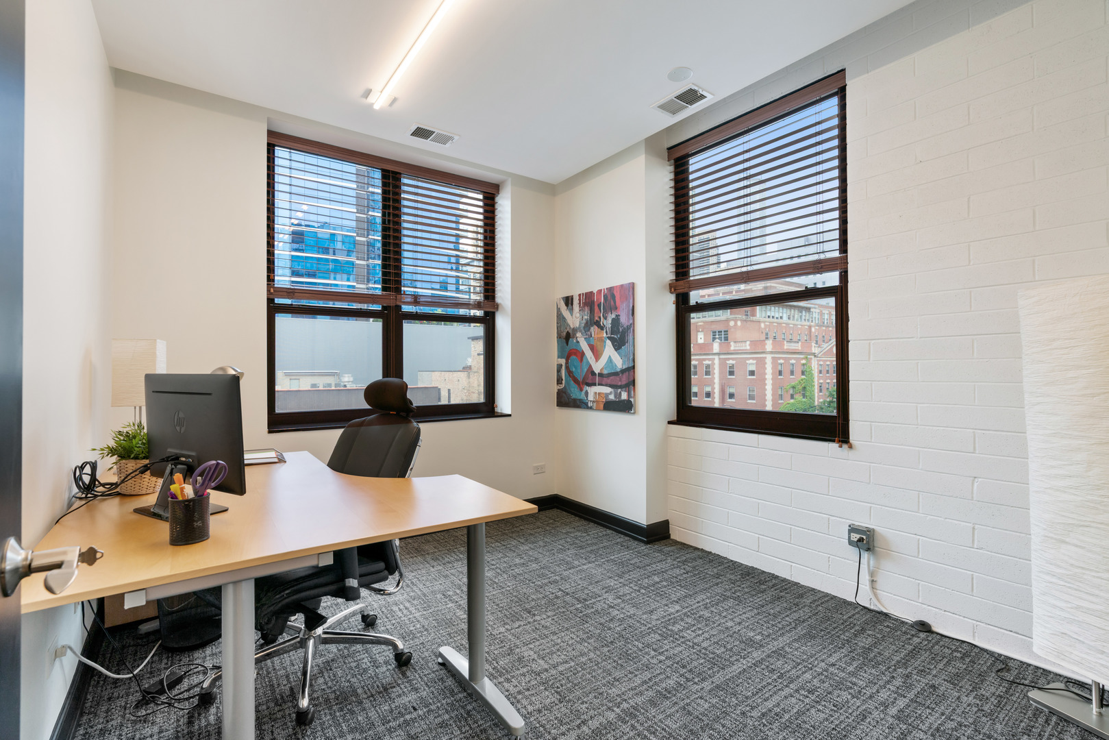 742 N LaSalle Street Unit: 5