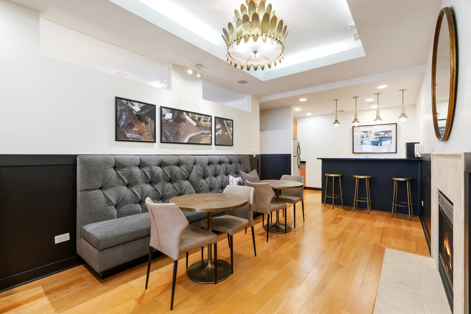 742 N LaSalle Street Unit: 5