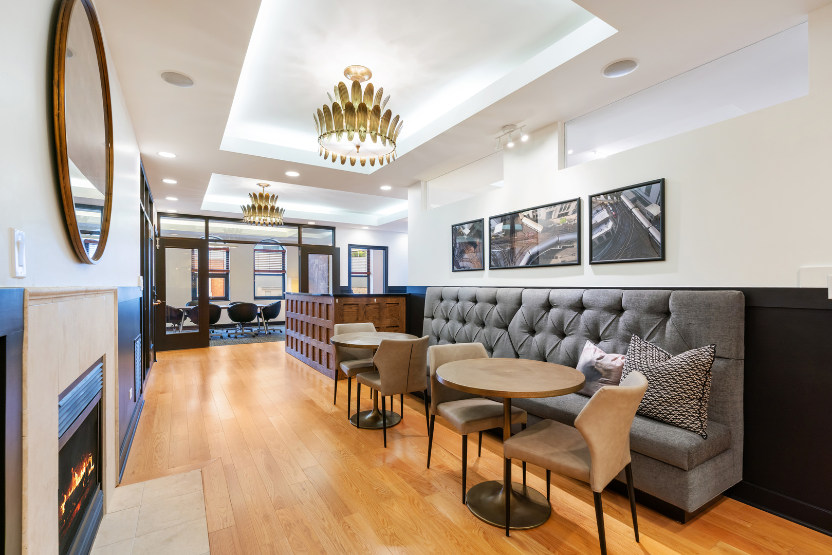 742 N LaSalle Street Unit: 5