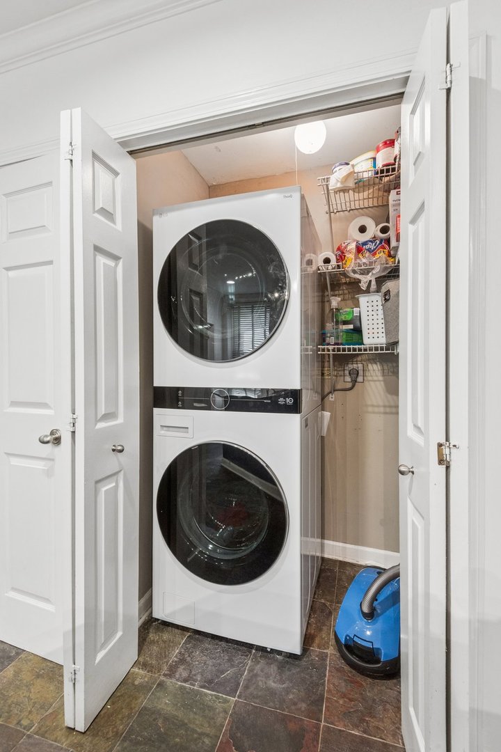 508 W Grant Place Unit: 102