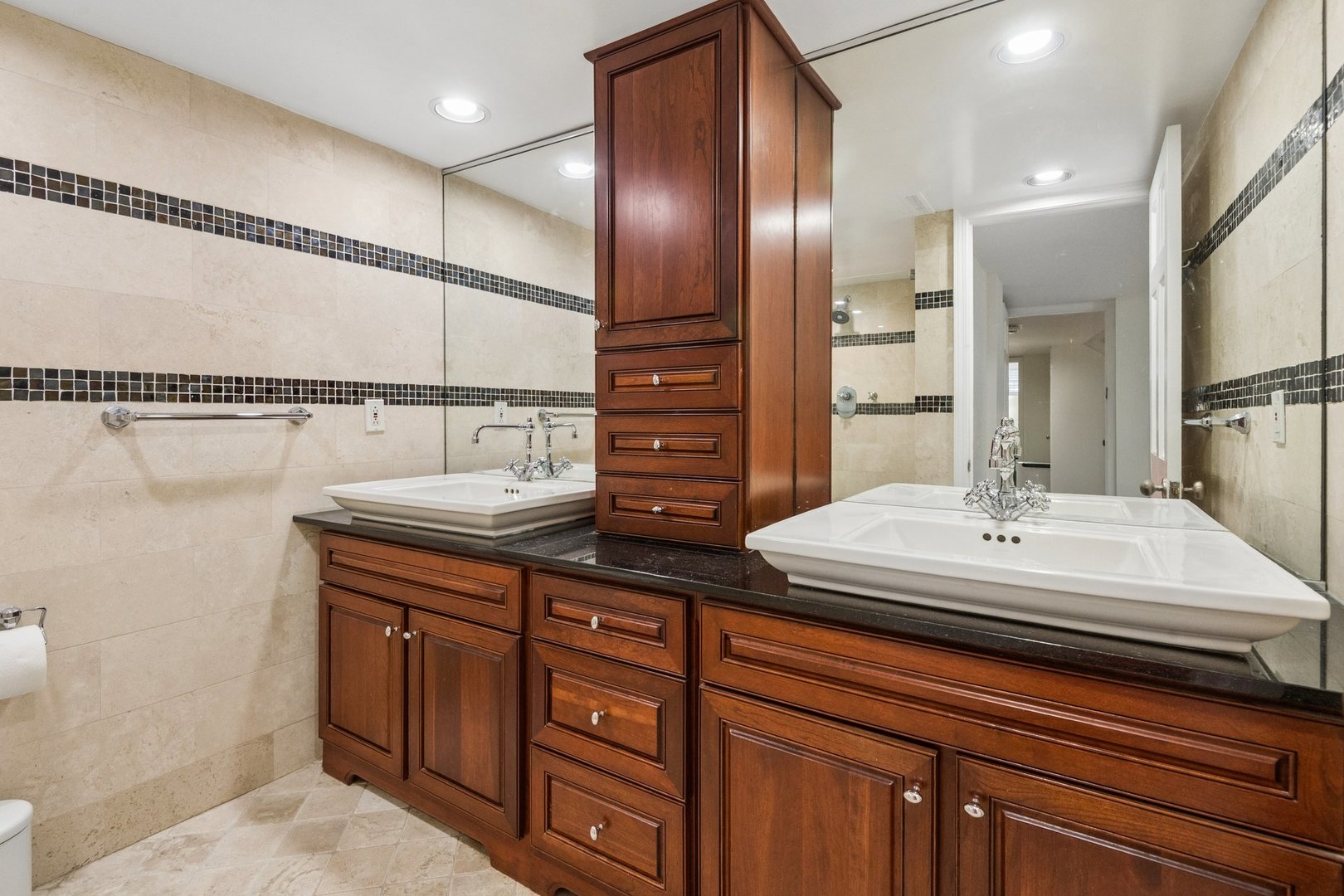 508 W Grant Place Unit: 102