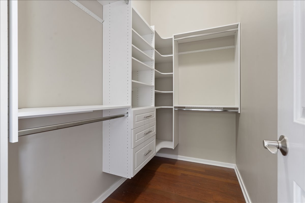 1717 N Western Avenue Unit: 2