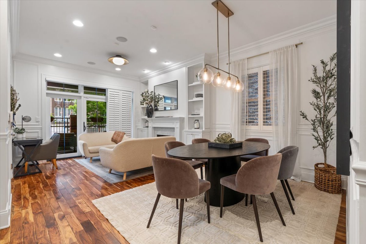 1318 W WEBSTER Avenue Unit: 1