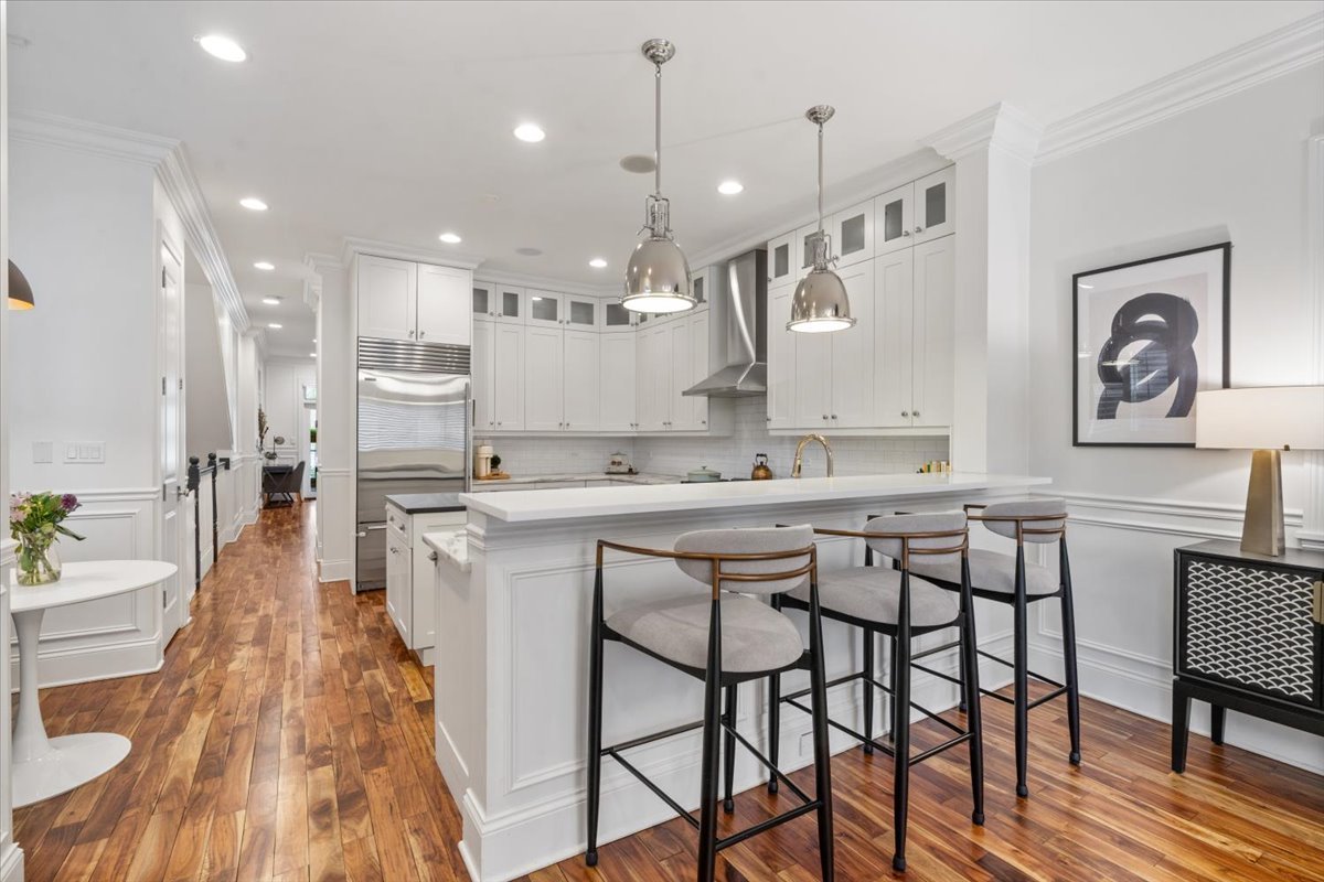 1318 W WEBSTER Avenue Unit: 1