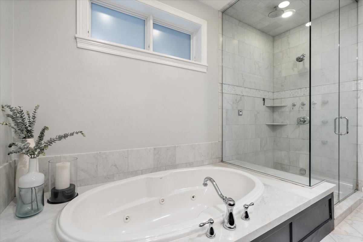 1318 W WEBSTER Avenue Unit: 1