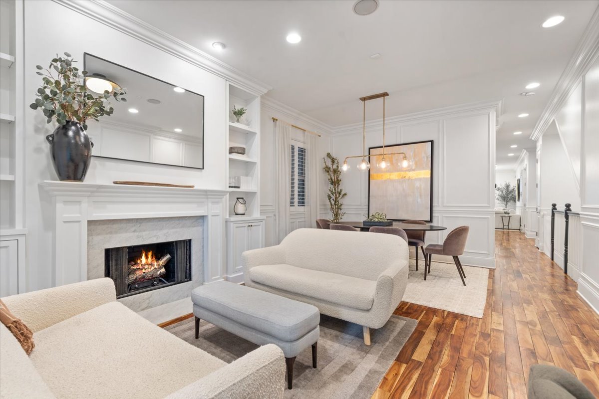 1318 W WEBSTER Avenue Unit: 1
