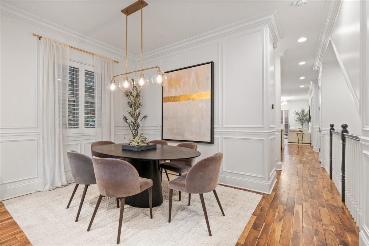 1318 W WEBSTER Avenue Unit: 1