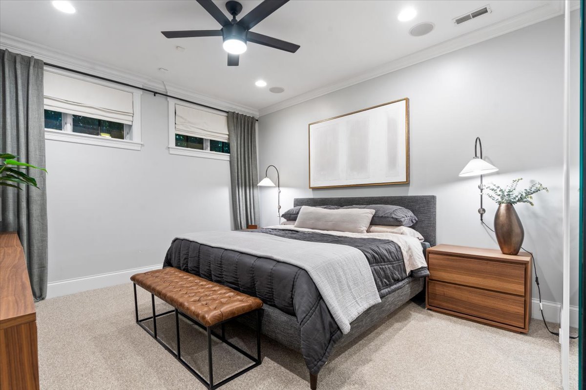 1318 W WEBSTER Avenue Unit: 1