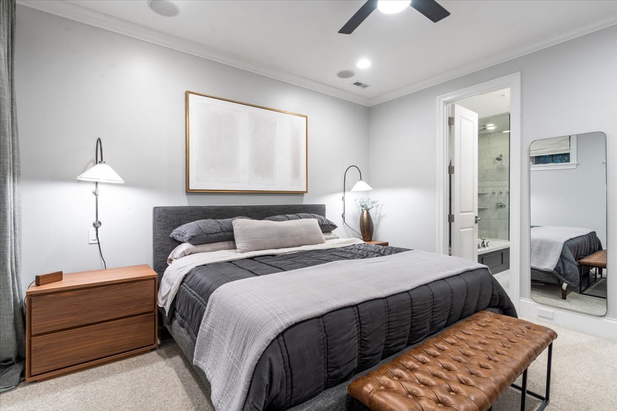 1318 W WEBSTER Avenue Unit: 1