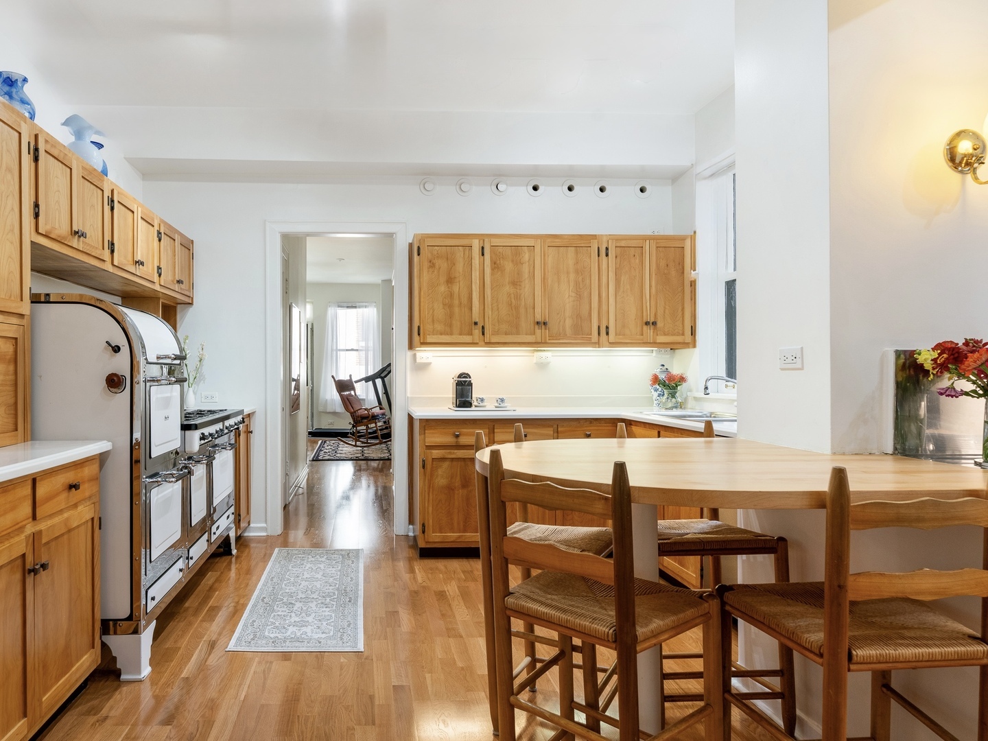 232 E Walton Place Unit: 3E