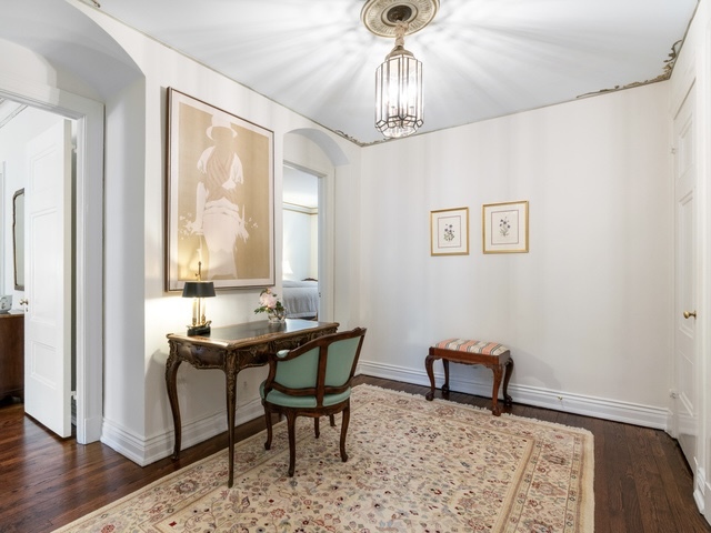 232 E Walton Place Unit: 3E