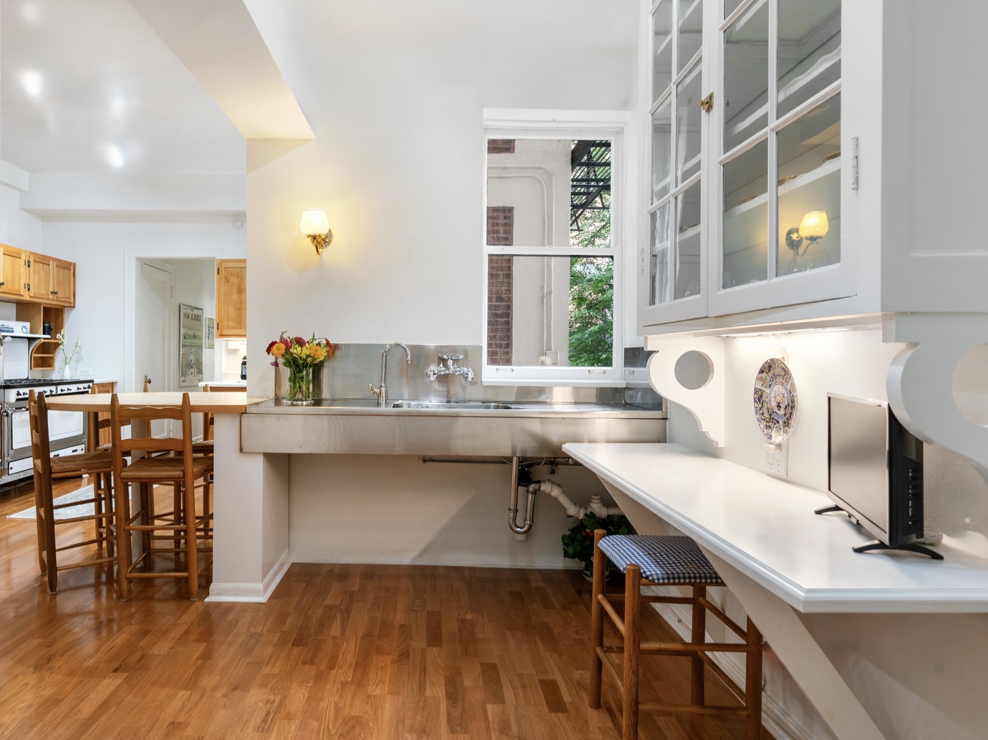 232 E Walton Place Unit: 3E