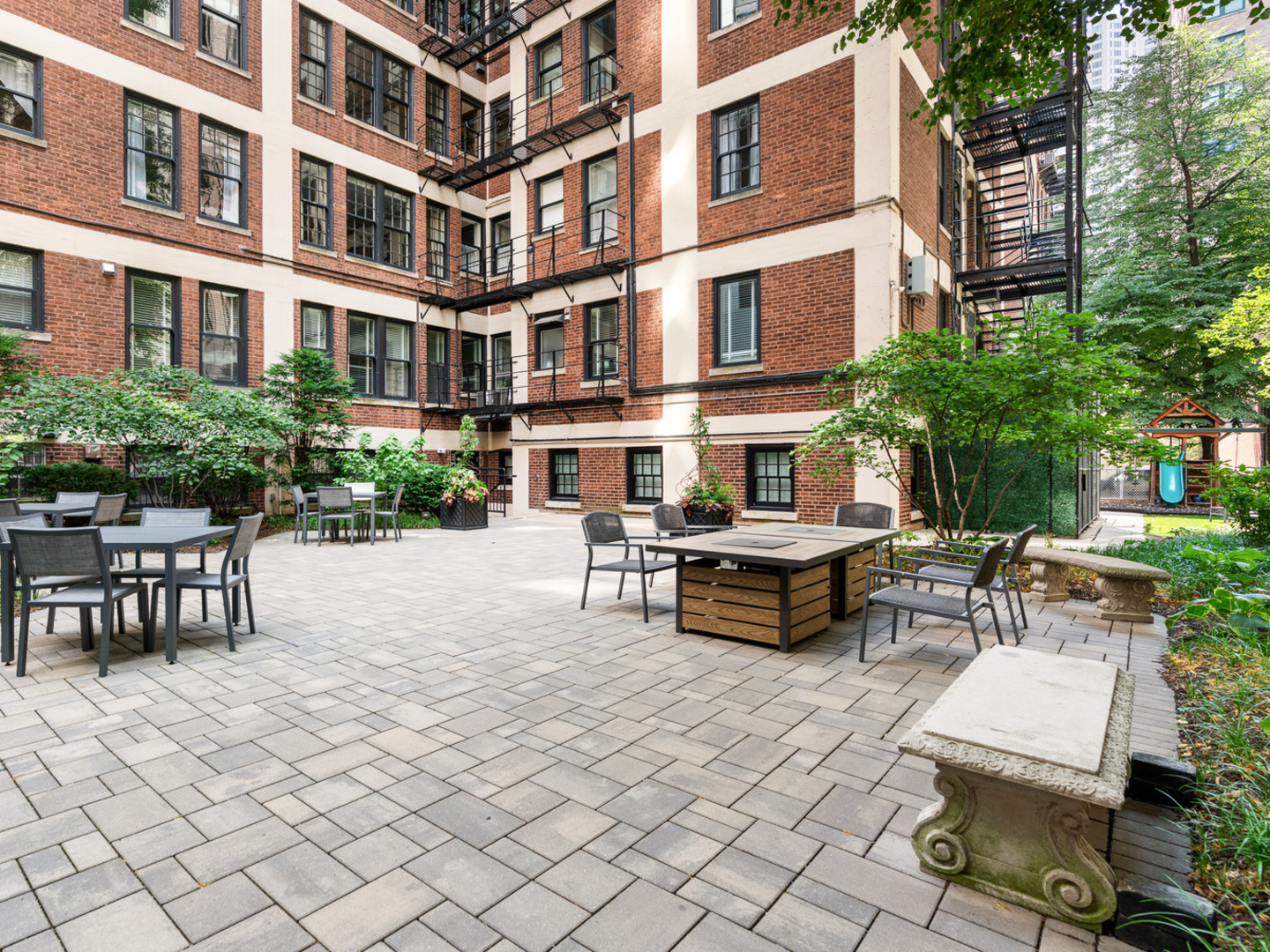 232 E Walton Place Unit: 3E