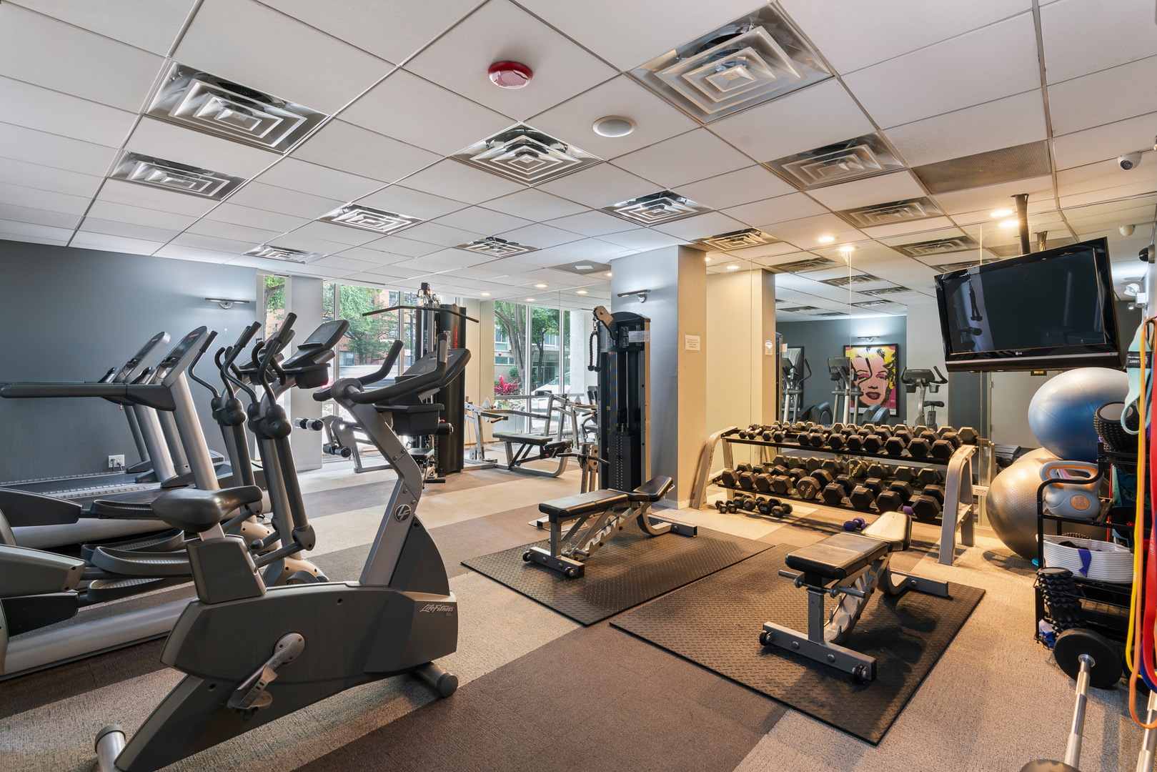 2930 N Sheridan Road Unit: 2108
