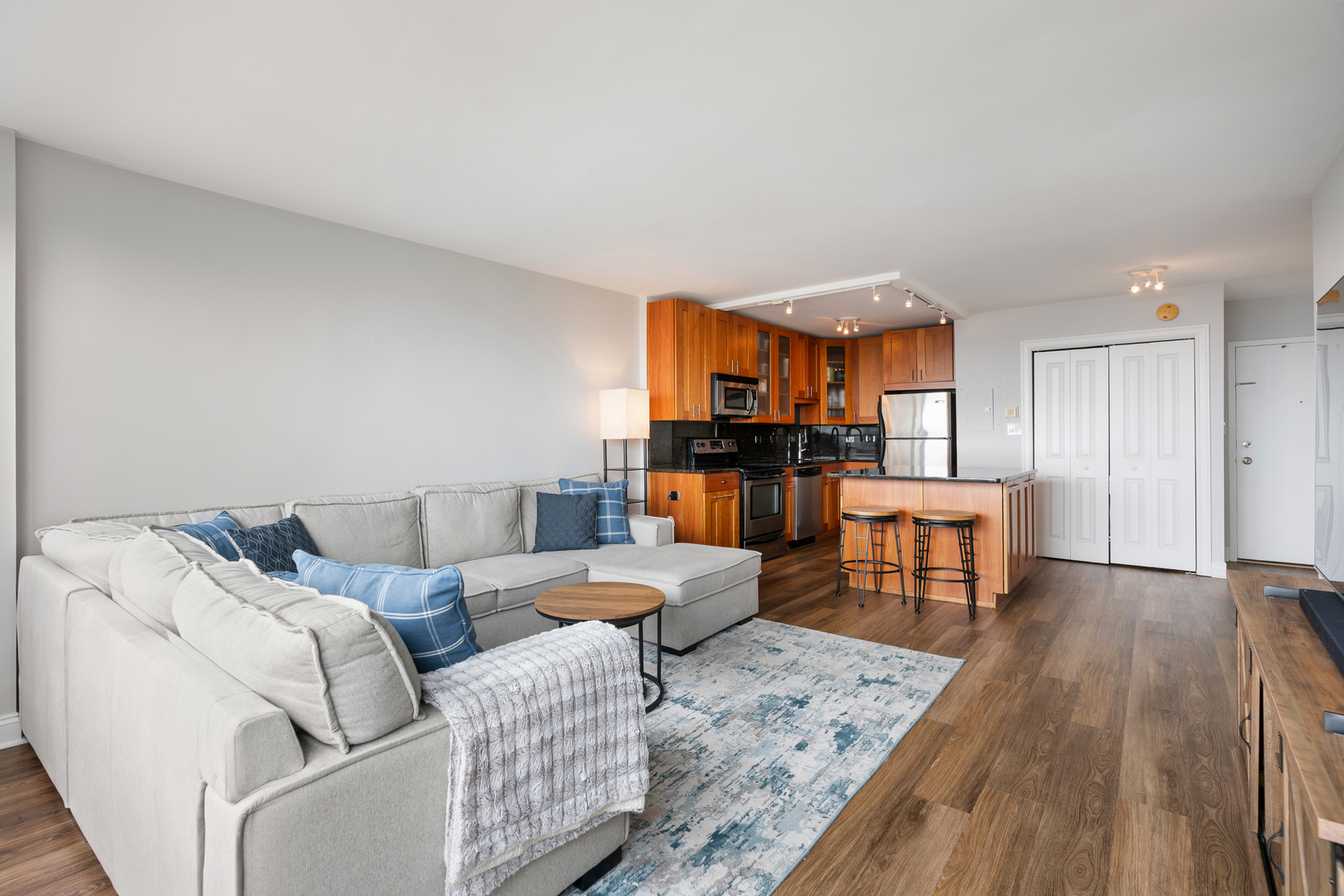 2930 N Sheridan Road Unit: 2108