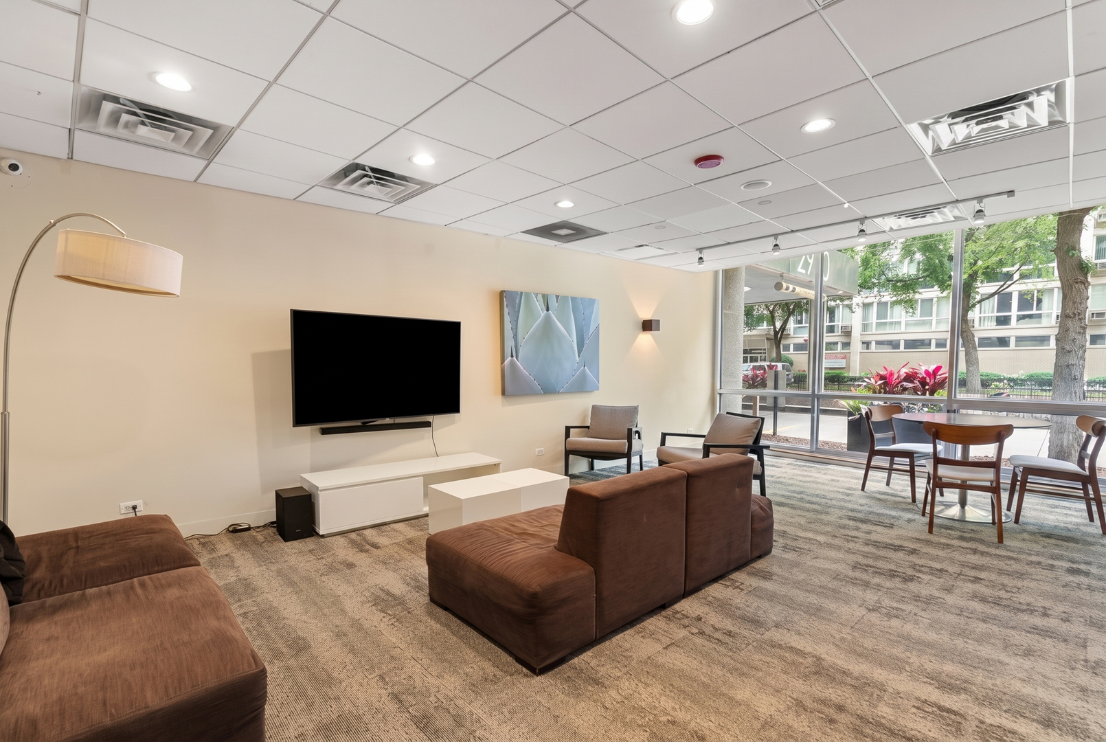 2930 N Sheridan Road Unit: 2108