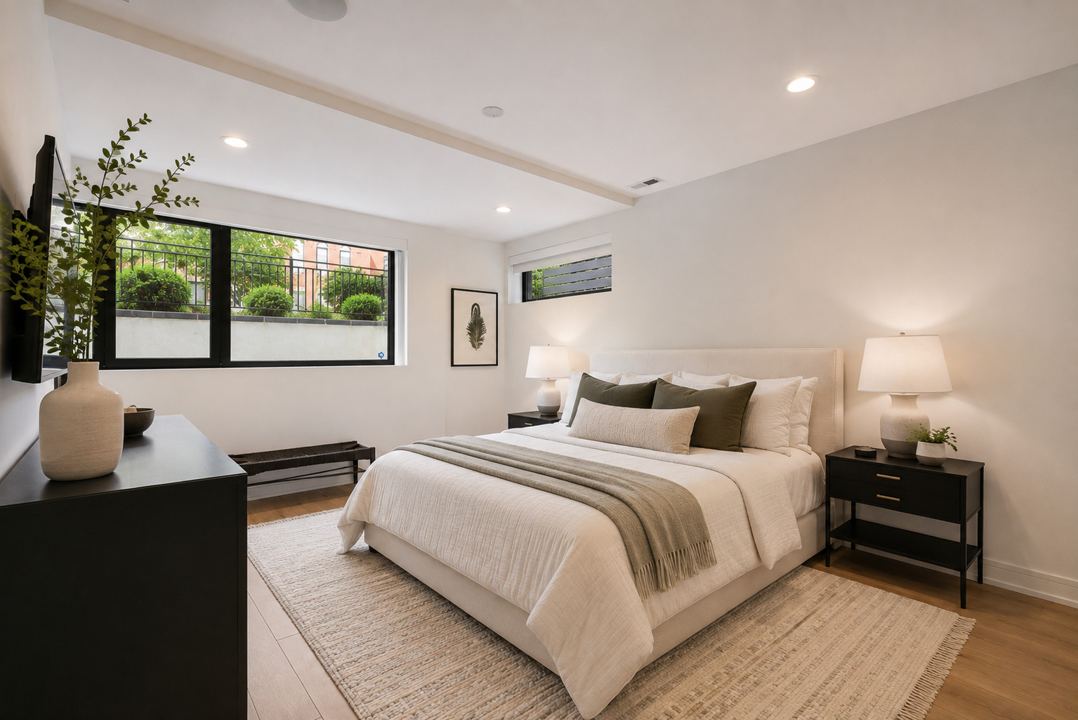 1459 W Superior Street Unit: 1E