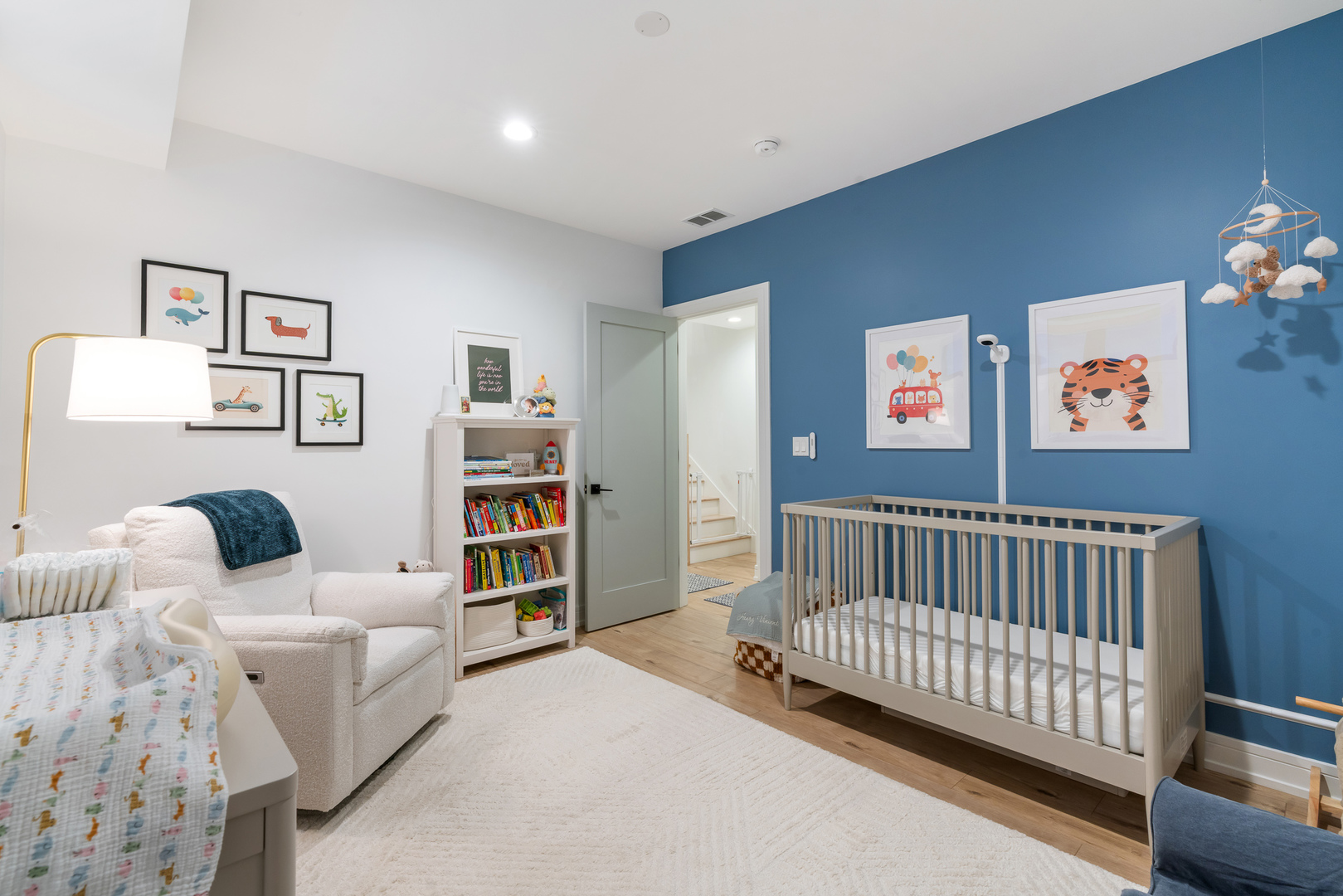 1459 W Superior Street Unit: 1E