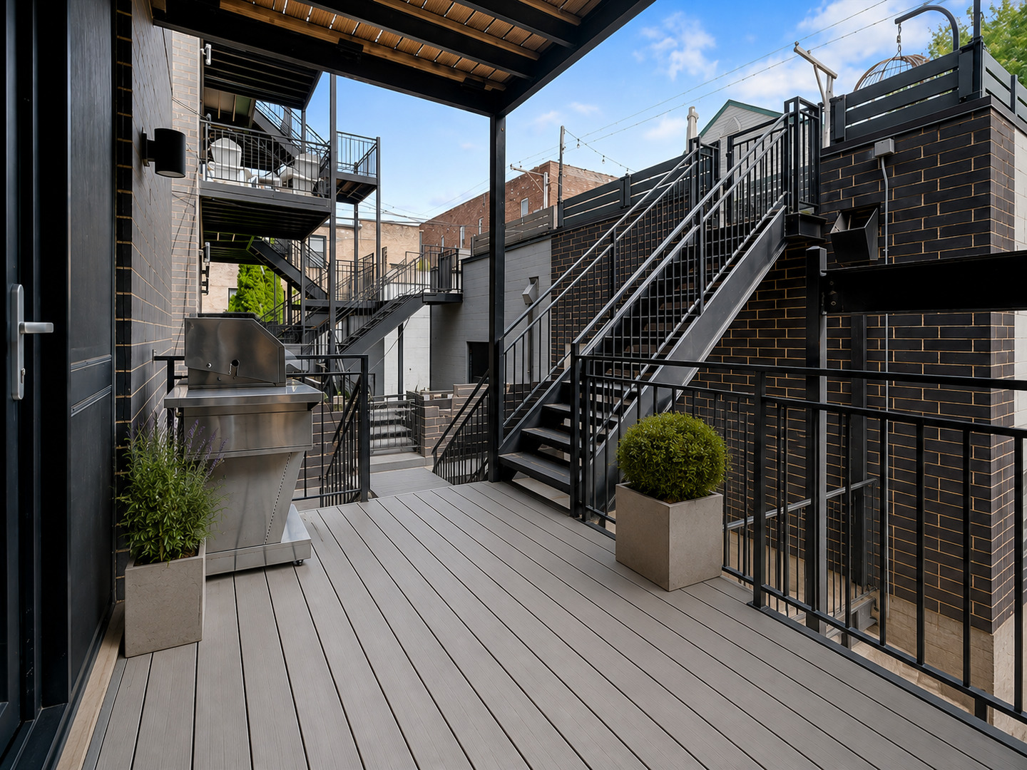 1459 W Superior Street Unit: 1E