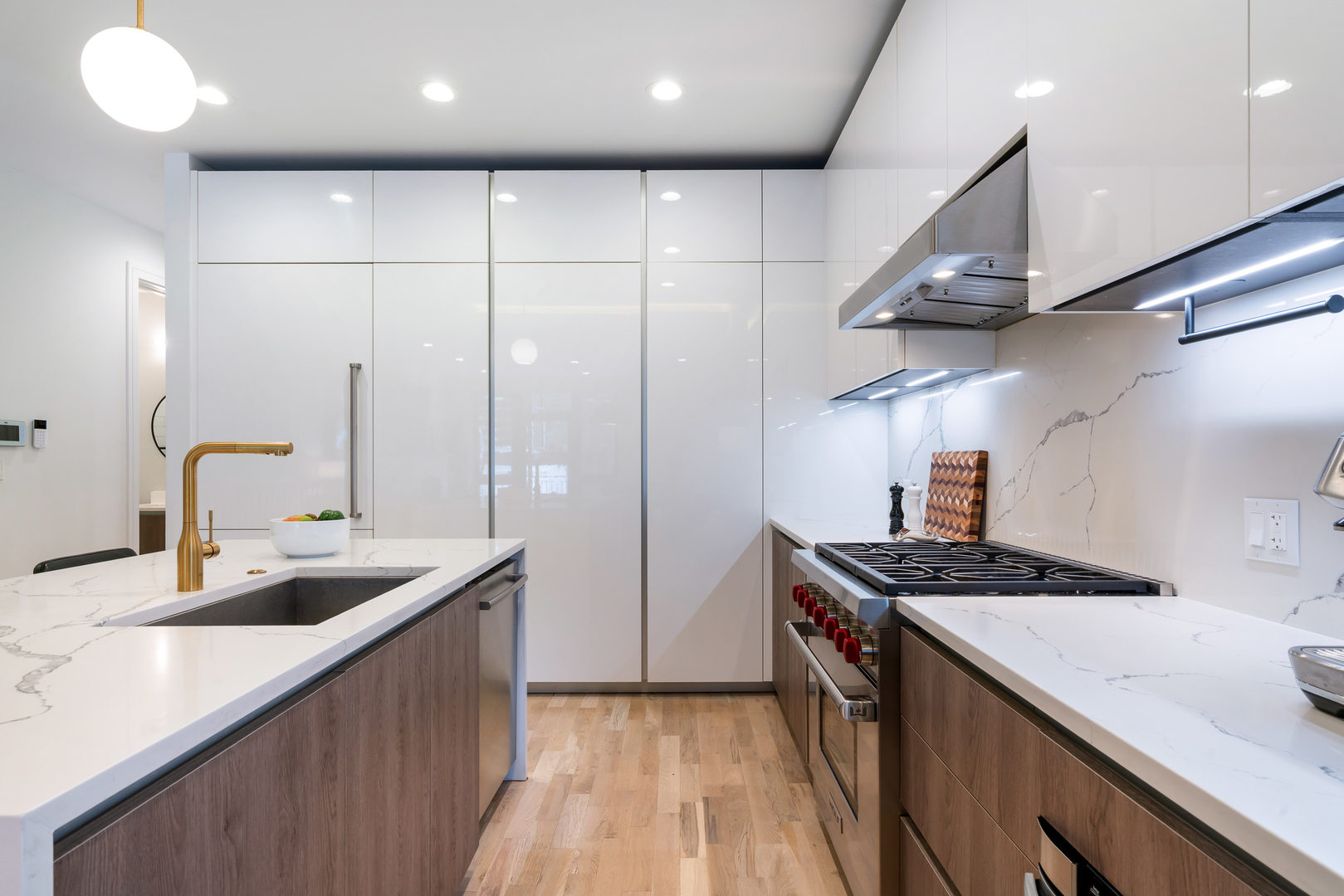 1459 W Superior Street Unit: 1E