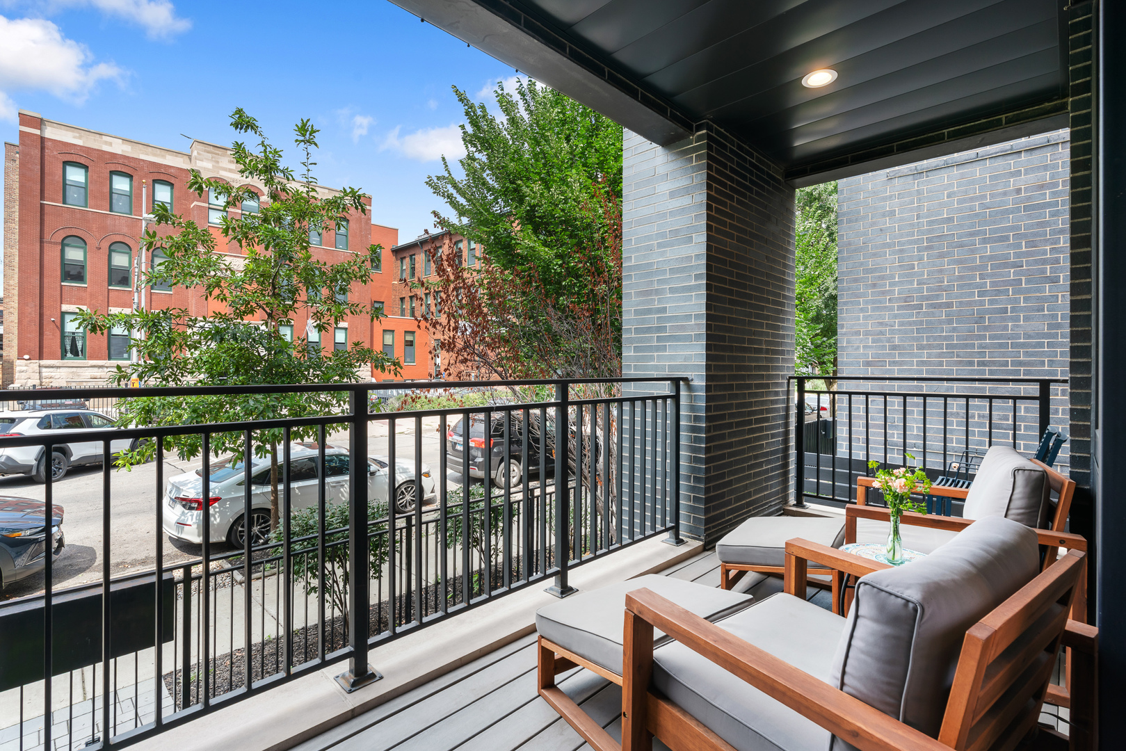 1459 W Superior Street Unit: 1E