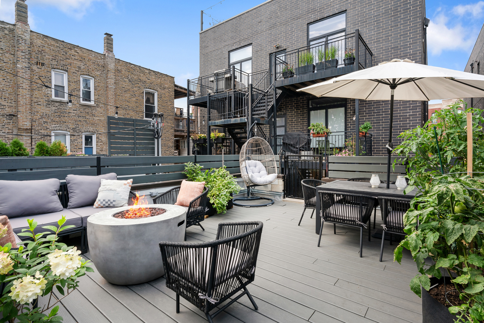 1459 W Superior Street Unit: 1E